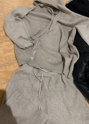 Pantalone e felpa, marque: boutique, état: Très bon état, taille: Taille unique, 10,00 €, 11,20 € Protection acheteurs incluse