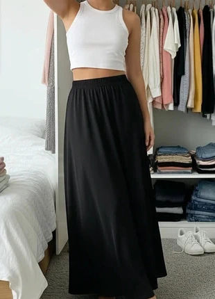 Jupe noire longue élégante - femme taille S, marke: Velna Pure, zustand: Sehr gut, größe: S / 36 / 8, 29,90 €, 32,10 € inklusive Vinted-Käuferschutz