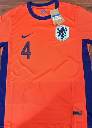 Nederlands elftal shirt, merk: Nike, staat: Nieuw zonder prijskaartje, maat: M, € 40,00, € 42,70 inclusief Kopersbescherming