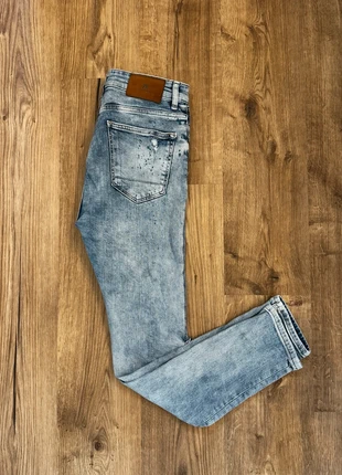 Jean Zara homme bleu clair, marke: Zara, zustand: Sehr gut, größe: W30 | DE 46, 8,00 €, 9,10 € inklusive Vinted-Käuferschutz