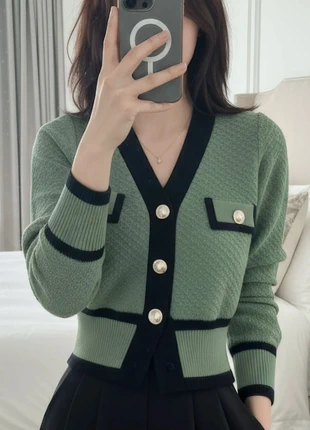 Cardigan chic vert sauge à boutons perle, marke: Vintage Dressing, zustand: Sehr gut, größe: S / 36 / 8, 33,00 €, 35,35 € inklusive Vinted-Käuferschutz