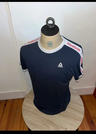 T shirt bleu Reebok / taille M, brand: Reebok, condizioni: Ottime, taglia: M, €6.55, €7.58 include la Protezione acquisti