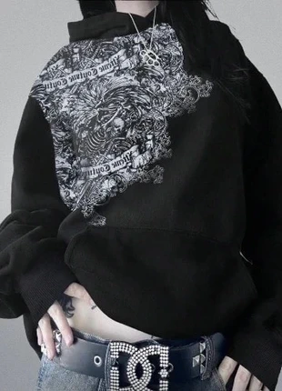 Pull sweat noir avec dessin style gotique, marque: Aesthetic, état: Neuf sans étiquette, taille: S / 36 / 8, 39,99 €, 42,69 € Protection acheteurs incluse