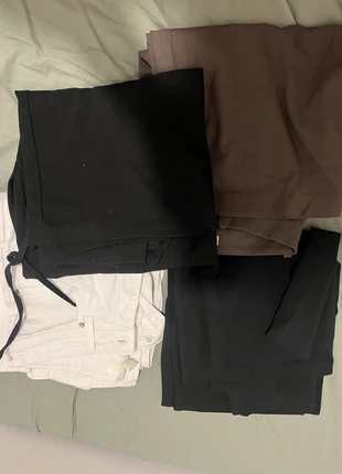 Lot 4 pantalons, marque: H&M, état: Très bon état, taille: S, 2,00 €, 2,80 € Protection acheteurs incluse