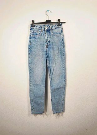 👖 Jean mom H&M – Taille 36 – Très bon état, marke: H&M, zustand: Sehr gut, größe: S / 36 / 8, 10,00 €, 11,20 € inklusive Vinted-Käuferschutz
