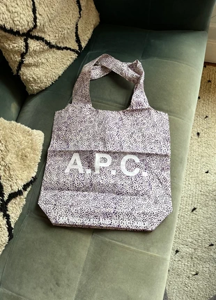 Tote bag apc recycled, marque: A.P.C., état: Neuf avec étiquette, 15,00 €, 16,45 € Protection acheteurs incluse