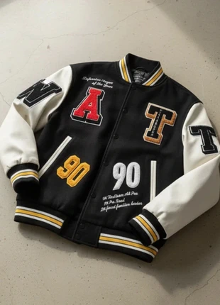 Veste varsity noire & crème – streetwear / oversize / tendance / unisexe, marca: Astra Nova, estado: Muito bom, tamanho: M, €69.90, €74.10 inclui Proteção do Comprador