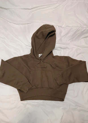 Sudadera verde militar con capucha – Talla M, marca: Pull & Bear, estado: Muito bom, tamanho: M / 38 / 10, €4.00, €4.90 inclui Proteção do Comprador