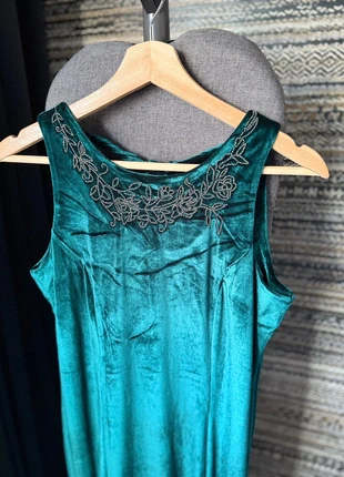 Green velvet long dress, staat: Heel goed, maat: L / 40 / 12, € 8,00, € 9,10 inclusief Kopersbescherming