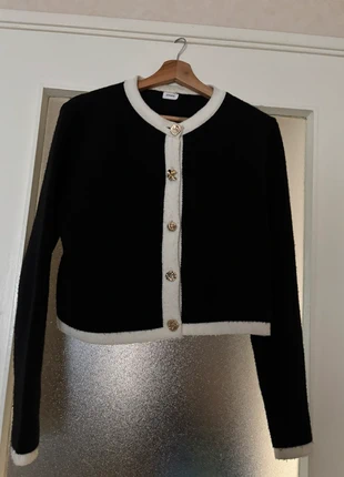 Cardigan noir à bouton doré, marque: Pimkie, état: Bon état, taille: S / 36 / 8, 13,00 €, 14,35 € Protection acheteurs incluse