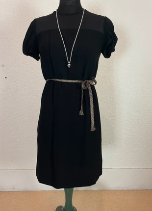 Jolie robe noire Maje, taille 36 38, marke: Maje, zustand: Neu, größe: S / 36 / 8, 30,00 €, 32,20 € inklusive Vinted-Käuferschutz