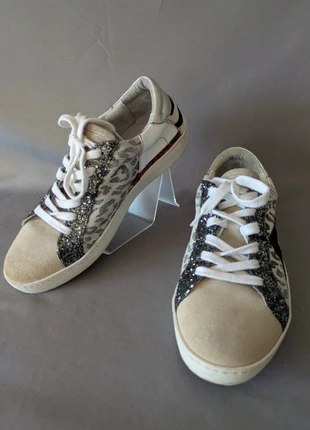 Baskets Mazélie & Co motifs animalier noir rouge gris T39 état satisfaisant, marque: Mazélie, état: Satisfaisant, taille: 39, 13,00 €, 14,35 € Protection acheteurs (Pro) incluse