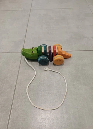 Crocodile en bois à tirer-12m+-plantoys- trés bon état, merk: Plan Toys, staat: Heel goed, maat: 9-12 maanden / 74 cm, € 5,00, € 5,95 inclusief Kopersbescherming