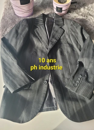 Blazer noire 10 ans, marque: Ph industrie, état: Bon état, taille: 10 ans / 140 cm, 6,00 €, 7,00 € Protection acheteurs incluse