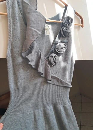 🌸abito Lana elegante fiori volant al ginocchio smanicato grigio M/38/42, marque: Lana, état: Très bon état, taille: M / 38 / 10, 6,90 €, 7,95 € Protection acheteurs incluse