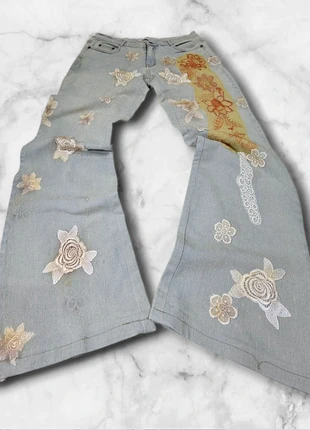 Jeans flared vita bassa con ricami svasato vintage dressing japan style 2000s 90s 80s y2k, merk: Japan Style, staat: Heel goed, maat: L / 40 / 12, € 28,00, € 30,10 inclusief Kopersbescherming