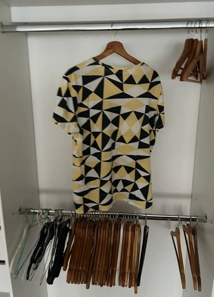 T-shirt Niort et jaune et blanc de la marque bizzbee, marca: Bizzbee, estado: Muito bom, tamanho: L, €2.00, €2.80 inclui Proteção do Comprador