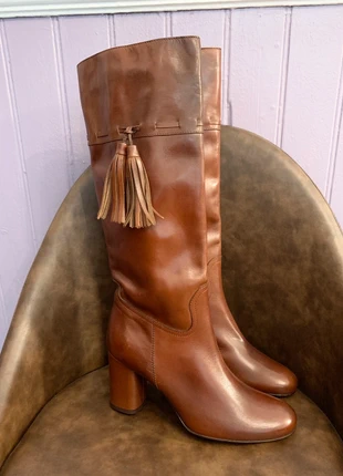 Bottes en cuir made in italy neuves, marke: Galeries Lafayette, zustand: Neu, mit Etikett, größe: 41, 90,00 €, 95,20 € beinhaltet Vinted-Käuferschutz Pro