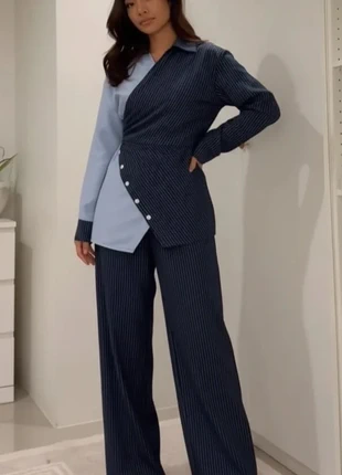 Ensemble bicolore chic, coupe asymétrique et pantalon large à fines rayures taille MM, marke: phenomeca, zustand: Sehr gut, größe: M / 38 / 10, 59,00 €, 62,65 € inklusive Vinted-Käuferschutz