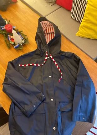 Imperméable Benetton - bleu marine - taille M, marque: Benetton, état: Très bon état, taille: M / 38 / 10, 15,00 €, 16,45 € Protection acheteurs incluse