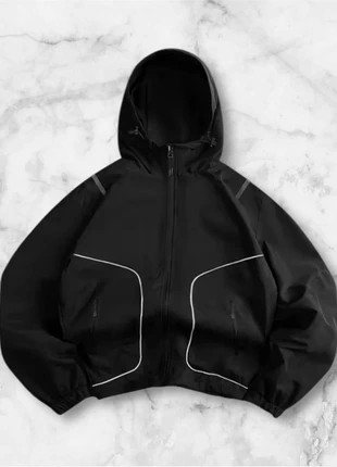Veste coupe-vent noire à capuche, détails réfléchissants blancs, style streetwear Y2K, taille M, marque: y2k, état: Très bon état, taille: M, 40,00 €, 42,70 € Protection acheteurs (Pro) incluse