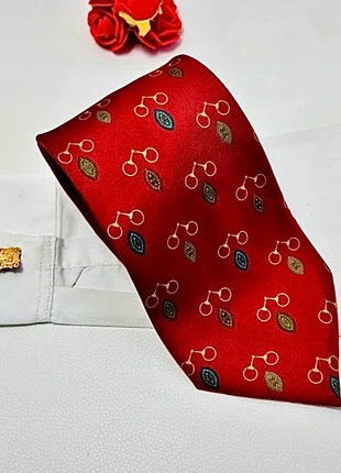 Cravate Unberto Scolari Italy - soie rouge motif éperon - 10 cm - très bon état, marque: Umberto Scolari, état: Très bon état, 12,00 €, 13,30 € Protection acheteurs (Pro) incluse