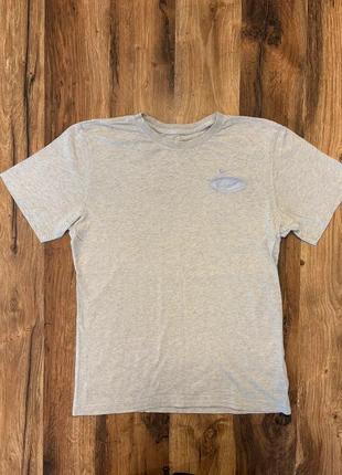 T-shirt Nike gris clair logo bleu clair en taille S, marque: Nike, état: Très bon état, taille: S, 10,00 €, 11,20 € Protection acheteurs incluse