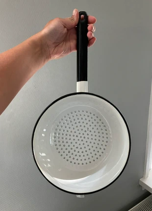 Emaille zeef vergiet wit zwart vintage brocante landelijk, merk: WIT, staat: Goed, € 2,00, € 2,80 inclusief Kopersbescherming