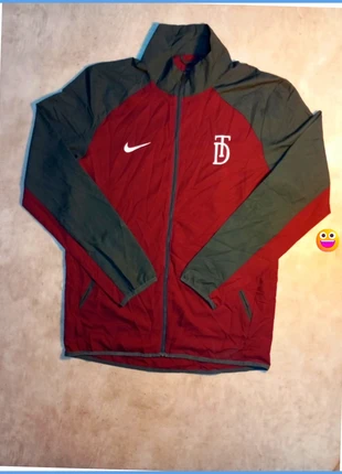 Veste imperméable Nike DT Rouge et gris pour homme taille S en très bon état, marque: Nike, état: Très bon état, taille: S, 26,00 €, 28,00 € Protection acheteurs (Pro) incluse
