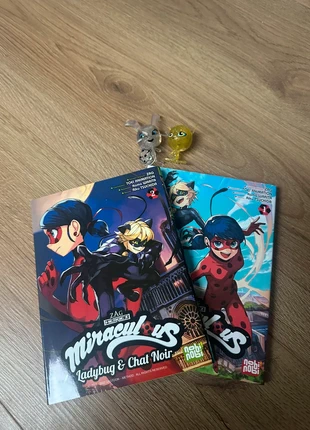 📚 Manga Miraculous – Tomes 1 & 2 + 2 figurines, estado: Novo com etiquetas, €10.00, €11.20 inclui Proteção do Comprador