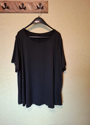 Zwarte oversized top SHEIN – maat 5XL (54), staat: Heel goed, maat: 7XL / 54 / 26, € 3,99, € 4,89 inclusief Kopersbescherming