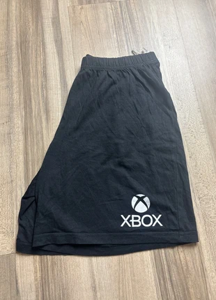 Short garçon 16 ans Xbox noir – confort maison ou sport, staat: Heel goed, maat: 16 jaar / 176 cm, € 4,00, € 4,90 inclusief Kopersbescherming