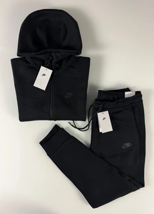 Ensemble Nike Tech Fleece (M) / Noir, marque: Nike, état: Très bon état, taille: M, 104,50 €, 110,43 € Protection acheteurs incluse
