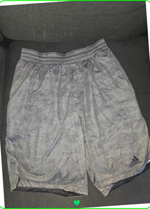 short Adidas climalite gris M, marke: adidas, zustand: Sehr gut, größe: M, 8,00 €, 9,10 € inklusive Vinted-Käuferschutz