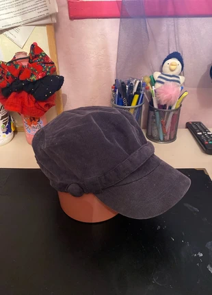 Gavroche pour enfant en velours gris IKKS, marke: IKKS, zustand: Sehr gut, größe: 8-12 years, 56 cm, 5,00 €, 5,95 € inklusive Vinted-Käuferschutz