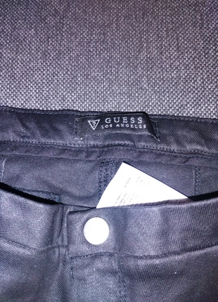 Vends pantalon 'Guess', marke: GUESS, zustand: Gut, größe: W28 | DE 44, 5,00 €, 5,95 € inklusive Vinted-Käuferschutz