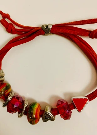 Braccialetto rosso , handmade, in caucciù con perle di vetro , corallo e argento, marke: handmade gioielli, zustand: Neu, 5,50 €, 6,48 € inklusive Vinted-Käuferschutz