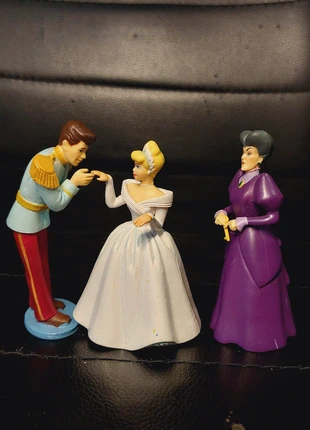Figurines Cendrillon, marque: Disney, état: Très bon état, taille: S, 9,80 €, 10,99 € Protection acheteurs incluse