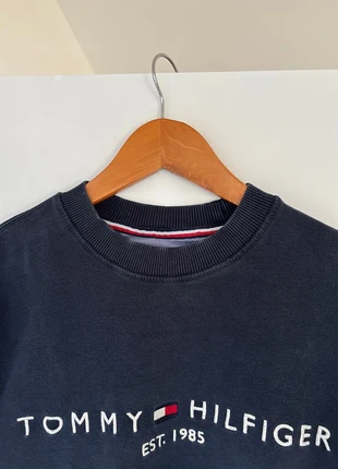Tommy Hilfiger Round Neck Sweater - Size M - Navy Blue, merk: Tommy Hilfiger, staat: Heel goed, maat: M, € 29,95, € 32,15 inclusief Kopersbescherming