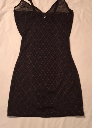 Schwarzes Kleid mit rosa muster, marque: EMO, état: Très bon état, taille: S / 36 / 8, 15,00 €, 16,45 € Protection acheteurs incluse