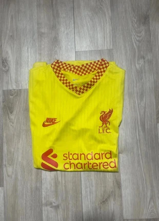 Maillot 21/22 Liverpool (Taille S), marque: Nike, état: Très bon état, taille: S, 25,00 €, 26,95 € Protection acheteurs incluse