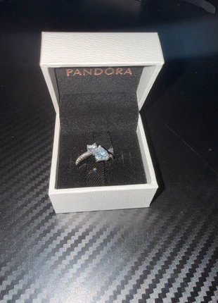 Bague Pandora Neuf, brand: Pandora, condizioni: Nuovo senza cartellino, taglia: 16,5 mm Ø / 12, €18.00, €19.60 include la Protezione acquisti Pro