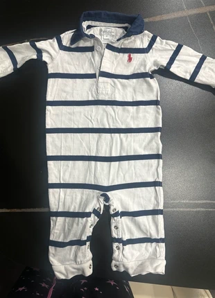Polo Ralph Lauren Strampler, merk: Ralph Lauren, staat: Heel goed, maat: 9-12 maanden / 74 cm, € 6,00, € 7,00 inclusief Kopersbescherming