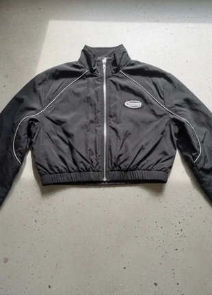 Veste Crop Top Noire – Sporty Chic / Streetwear / Oversize Trendy / Printemps-Été, merk: Solène Rosefield, staat: Heel goed, maat: M / 38 / 10, € 38,90, € 41,55 inclusief Kopersbescherming