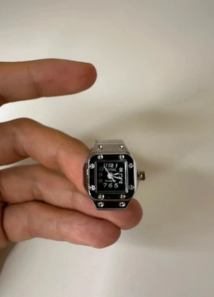 Bague argentée modèle montre cadran noir, marque: CHROME, état: Bon état, taille: Ajustable, 6,99 €, 8,04 € Protection acheteurs (Pro) incluse