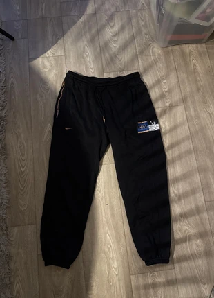 Nike trackpants, marque: Nike, état: Très bon état, taille: M, 8,00 €, 9,10 € Protection acheteurs incluse