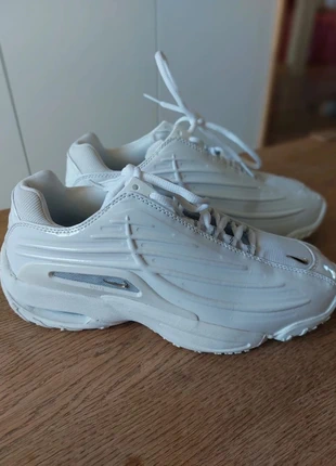 Sneakers blanches Nike Hot Step 2 Drake Nocta White .Taille 43, brand: Nike x Nocta, condizioni: Nuovo senza cartellino, taglia: 43, €270.00, €284.20 include la Protezione acquisti