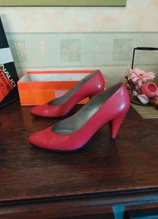 Talons escarpins rouge cuir véritable Xavier Danaud 36 talons 8,5 cm real leather vintage, marque: Xavier Danaud, état: Très bon état, taille: 36, 26,00 €, 28,00 € Protection acheteurs incluse