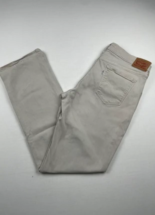 Jean Levis beige coupe droite taille W30 L32, marke: Levi's, zustand: Zufriedenstellend, größe: L / 40 / 12, 3,00 €, 3,85 € inklusive Vinted-Käuferschutz