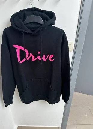 Pull ZARA sweat à capuche noir et rose Taille S, marca: Zara, estado: Muy bueno, tamaño: S, 18,00 €, 19,60 € Protección al comprador incluida